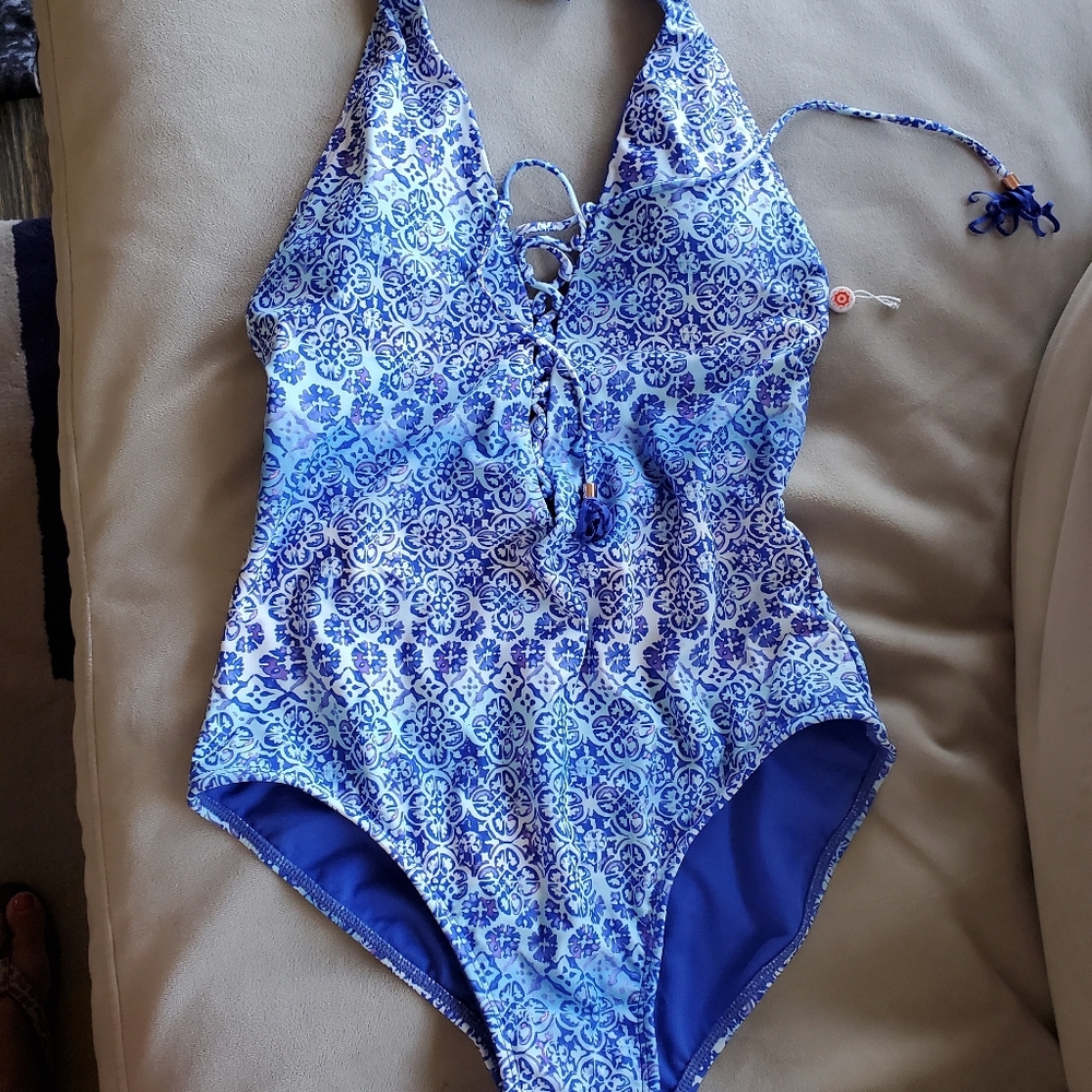 1 piece halter swimsuit